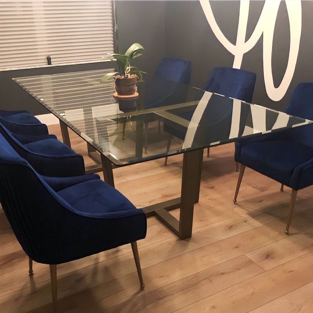 What should be considered when choosing a table leg?