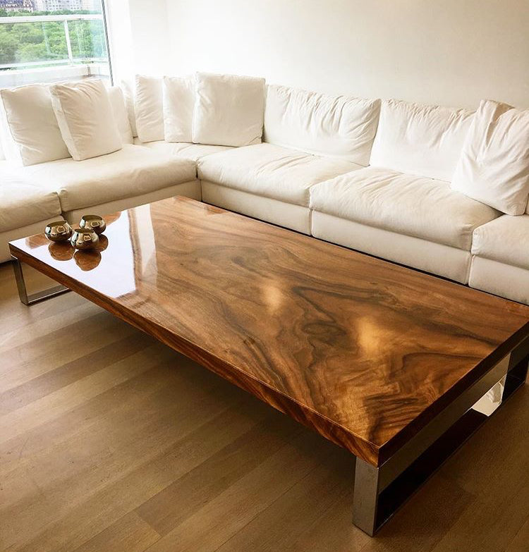 staınless steel table legs and decor