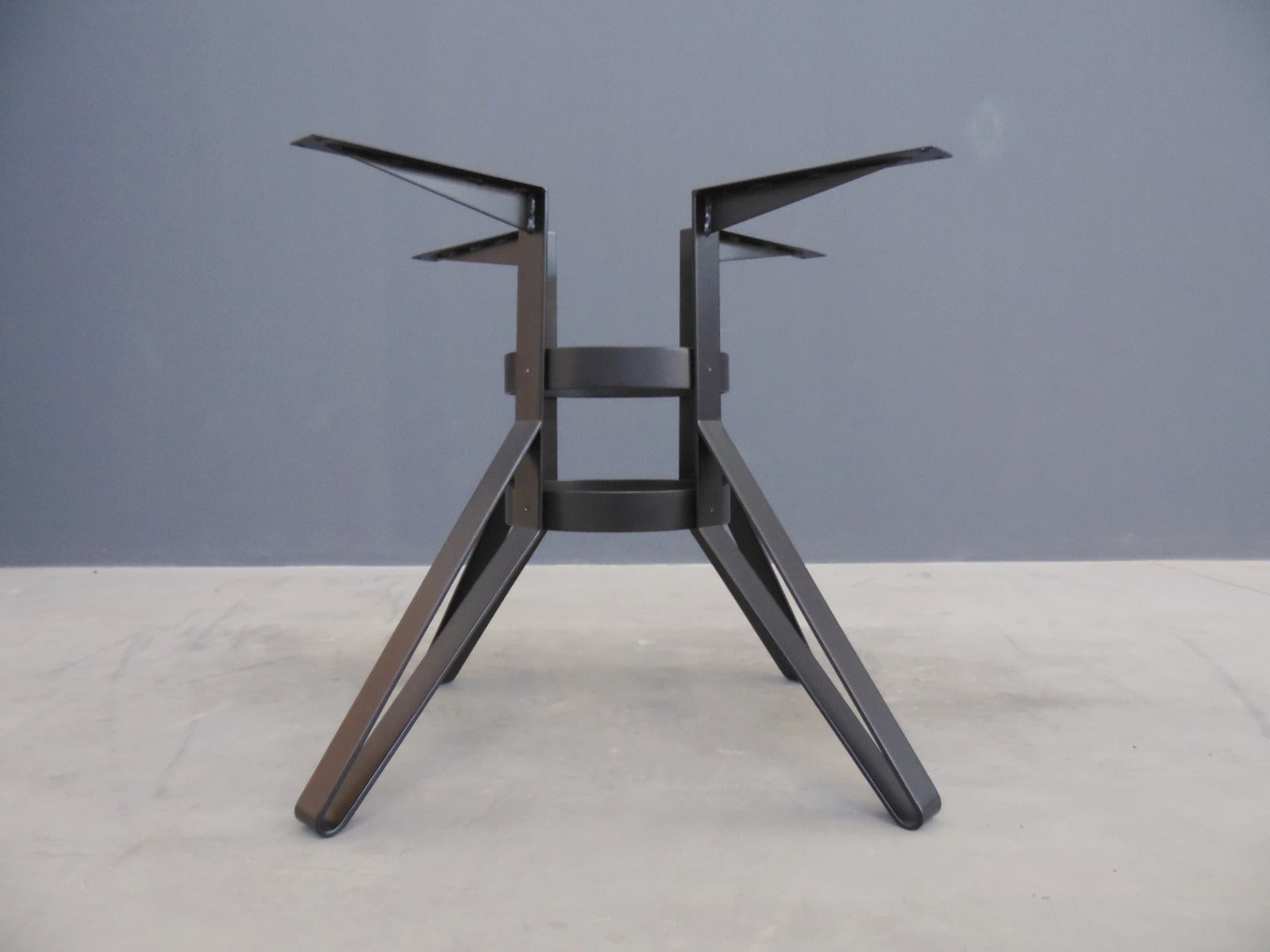 28 round steel base for dining tables