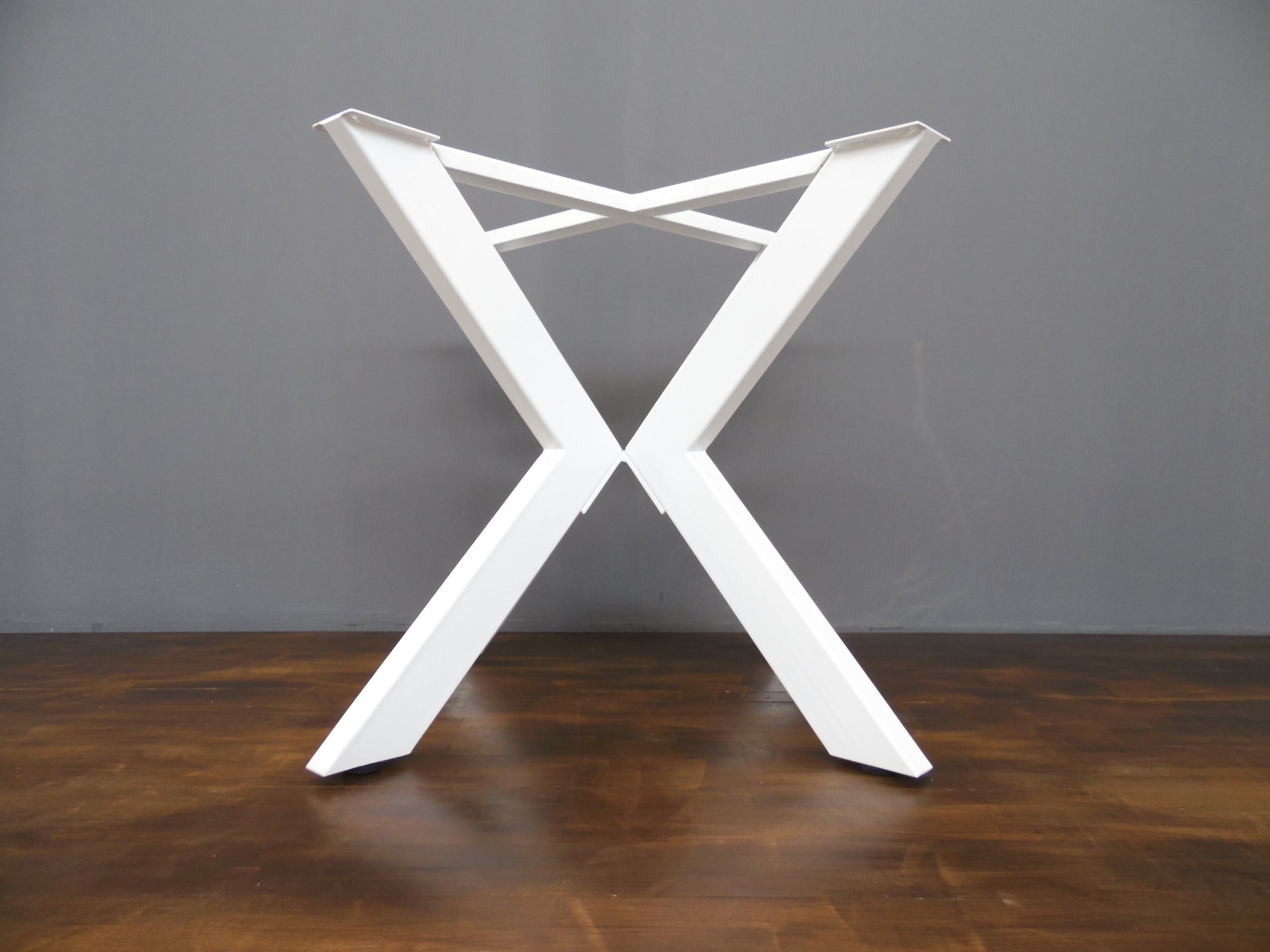 white round metal table base