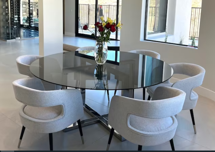WHAT  SHAPE DINING  TABLE  IS  PERFECT  FOR  YOUR   SPACE?