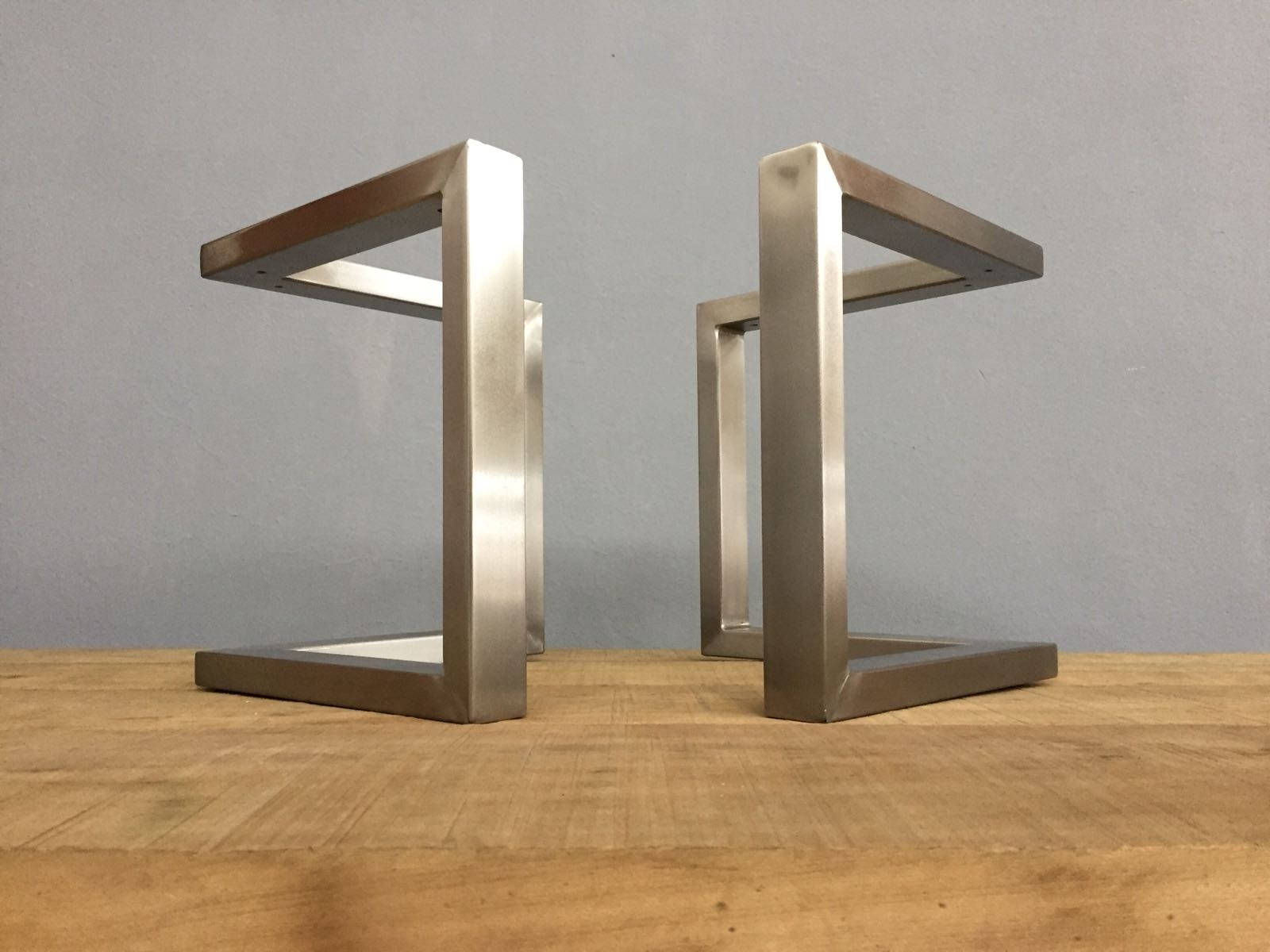 metal bench legs 