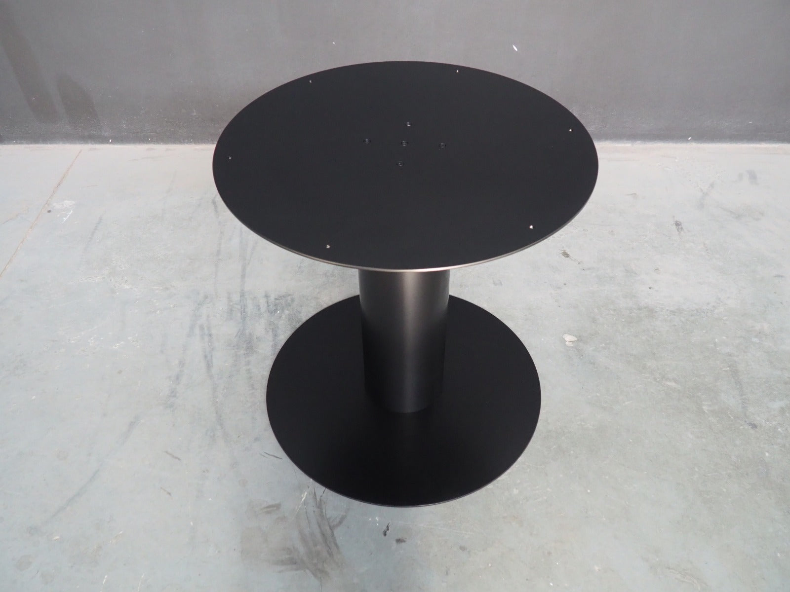 Steel Pedestal Round Base ,28” Round Base For 60” Tables | MASURA 28