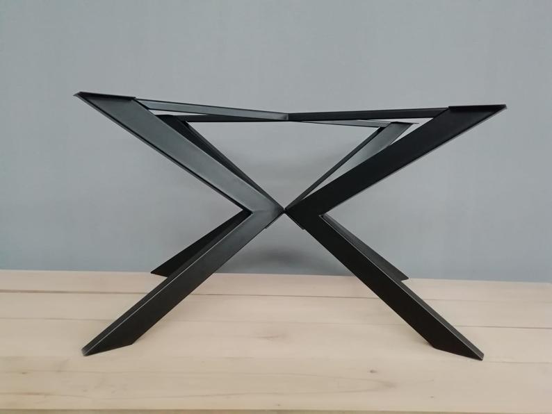 Metal table base spider for long tables 