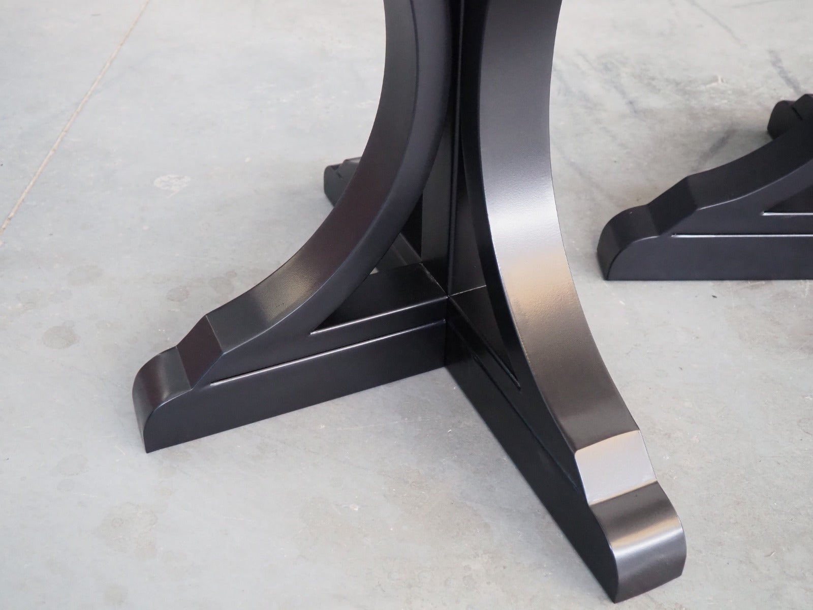 T-Shaped Farmhouse Trestle Curved Edge Table Legs | REY